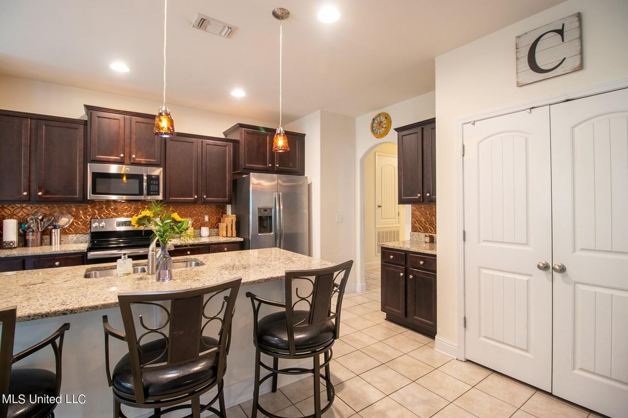 20100 Mulligan Cove - Photo 7 of 24