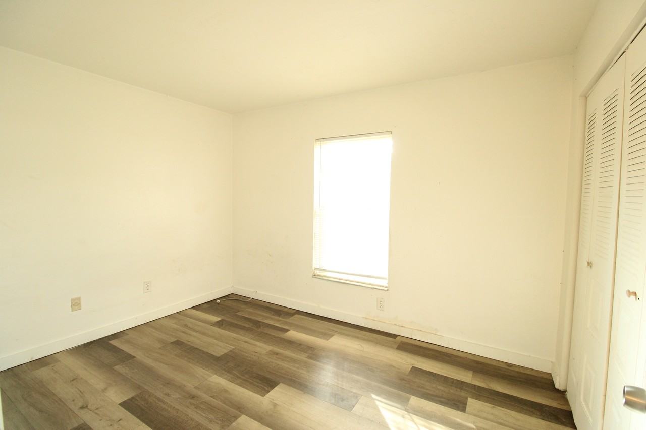 5736 Nw 25th Ter #1 - Photo 7 of 8