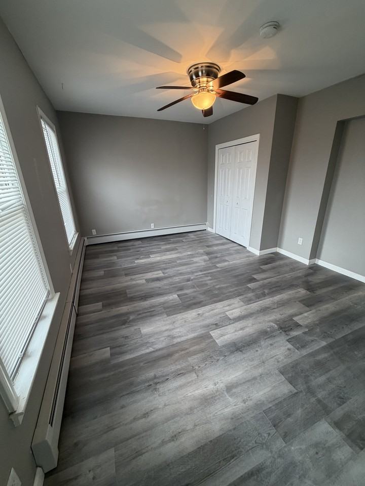 411 Pleasant Street #2E - Photo 3 of 5