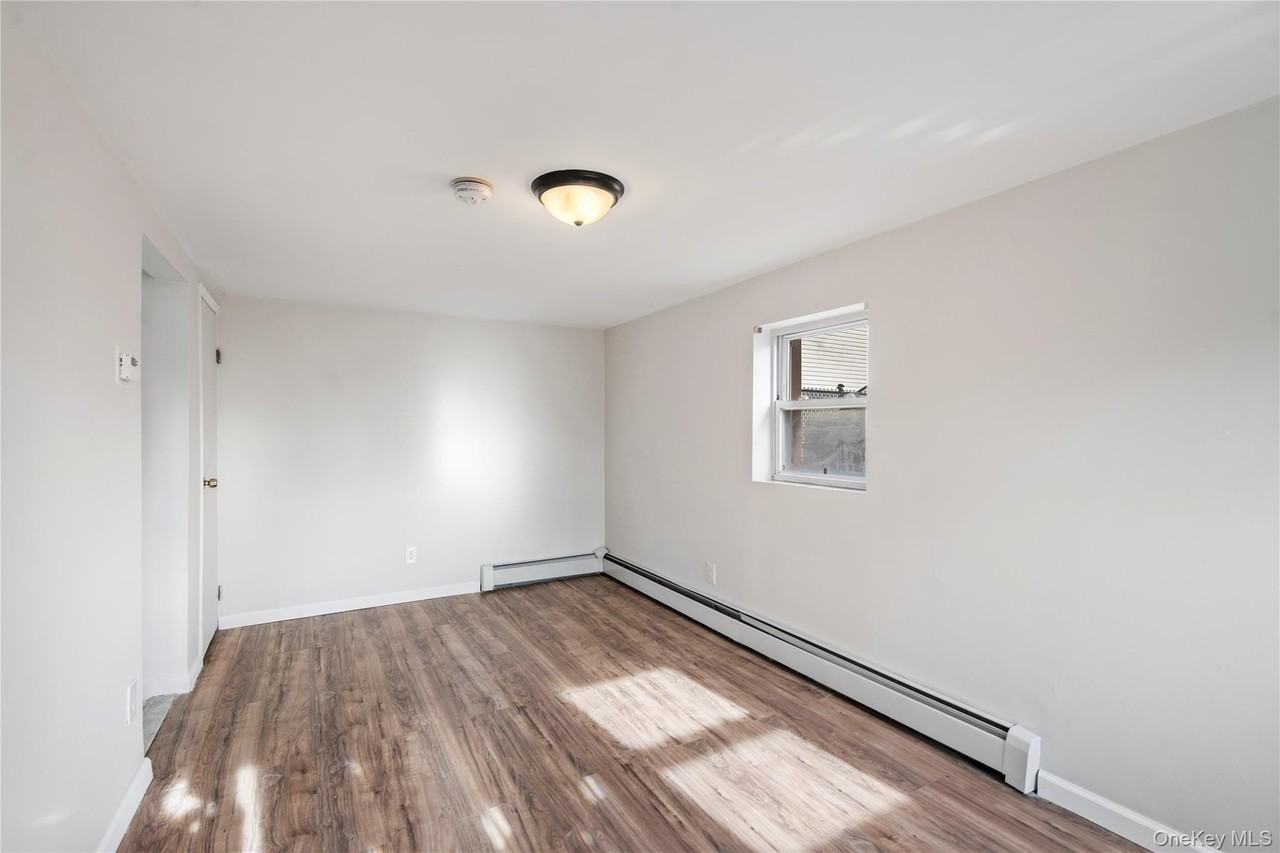 84 Pleasure Ave - Photo 4 of 17