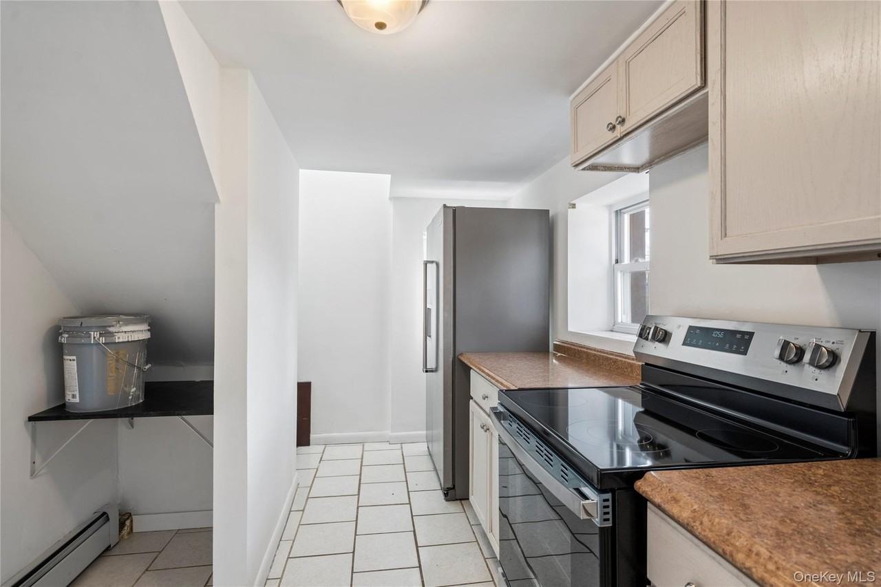 84 Pleasure Ave - Photo 6 of 17