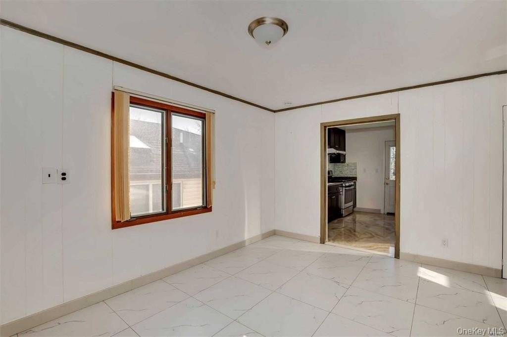 22 22 15th Street unit: Upper - Photo 5 of 12