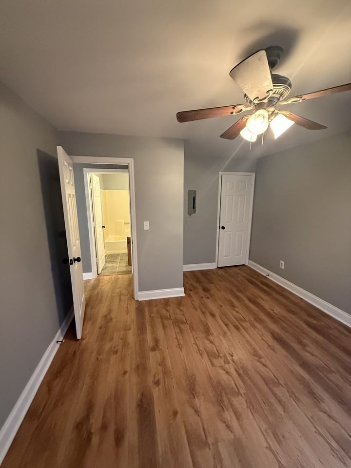 100 Woodcrest Circle #B - Photo 3 of 10