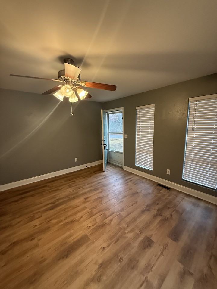 100 Woodcrest Circle #B - Photo 5 of 10