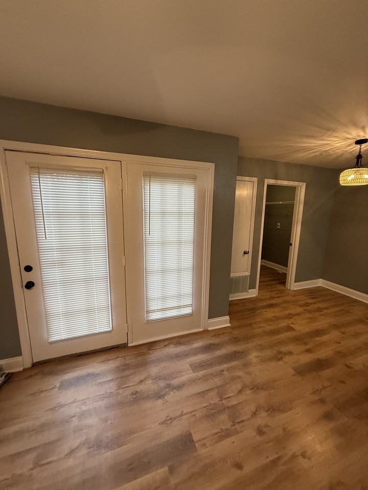 100 Woodcrest Circle #B - Photo 6 of 10