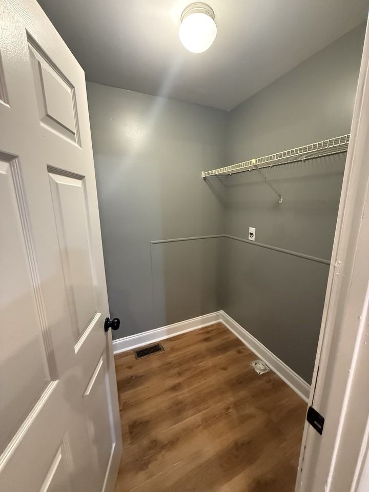 100 Woodcrest Circle #B - Photo 7 of 10