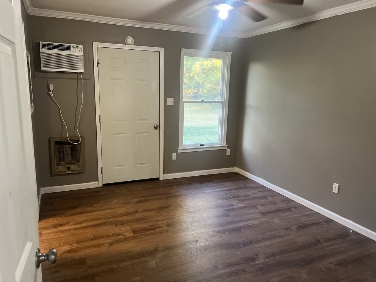 604 Stuart St #C - Photo 2 of 6