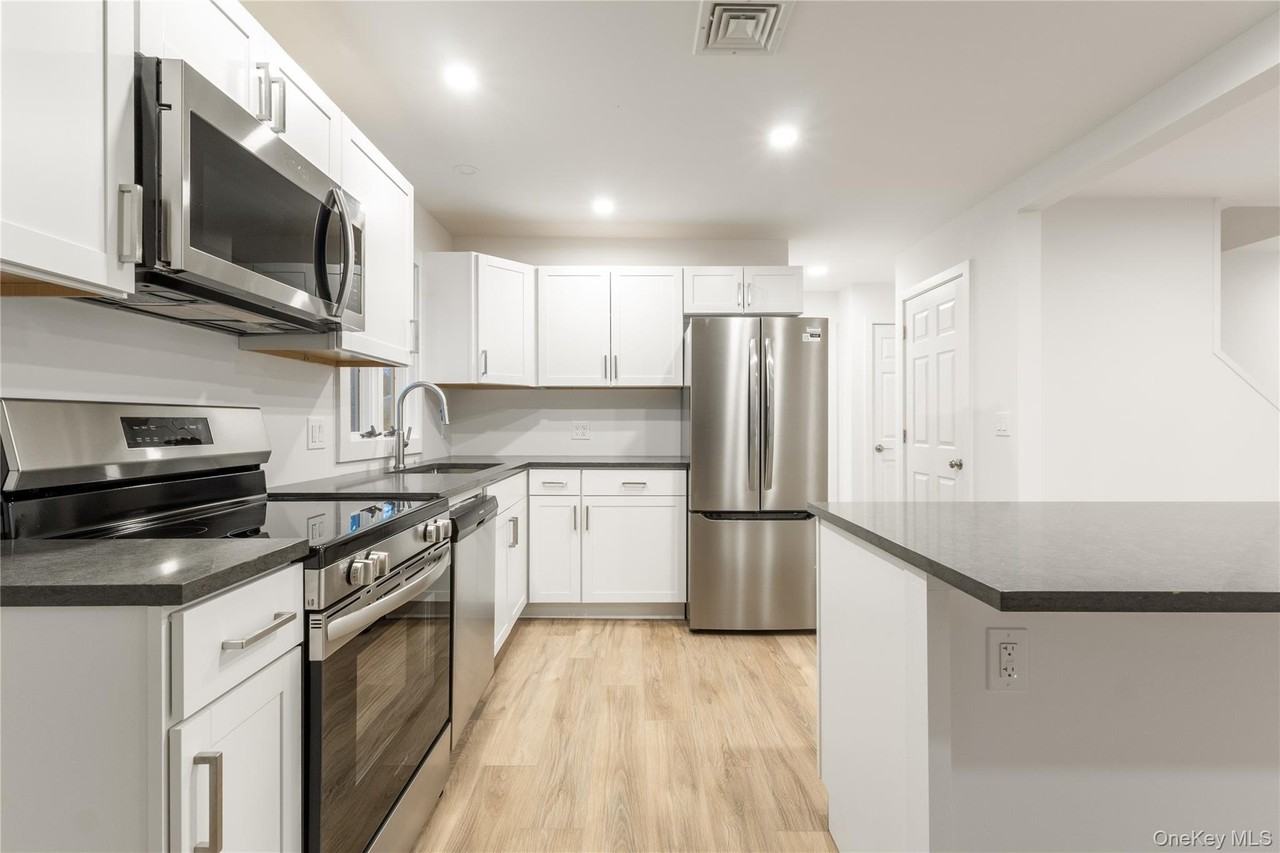 10 Overbrook St - Photo 2 of 8