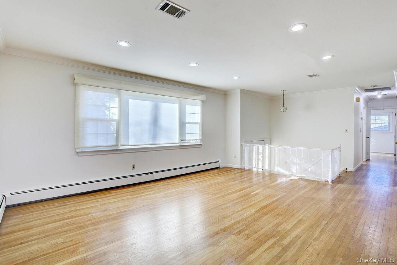 12 Van Gogh Lane - Photo 3 of 21