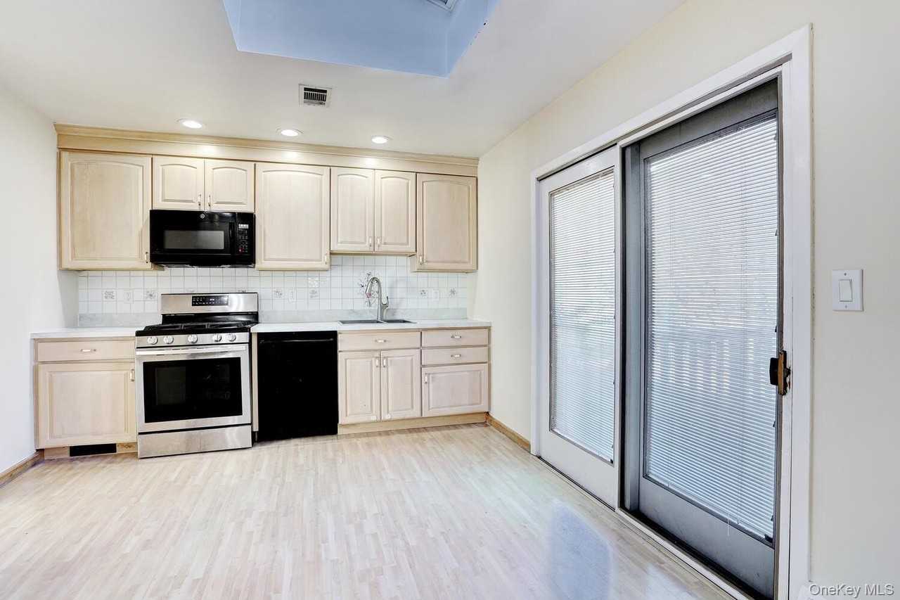 12 Van Gogh Lane - Photo 6 of 21