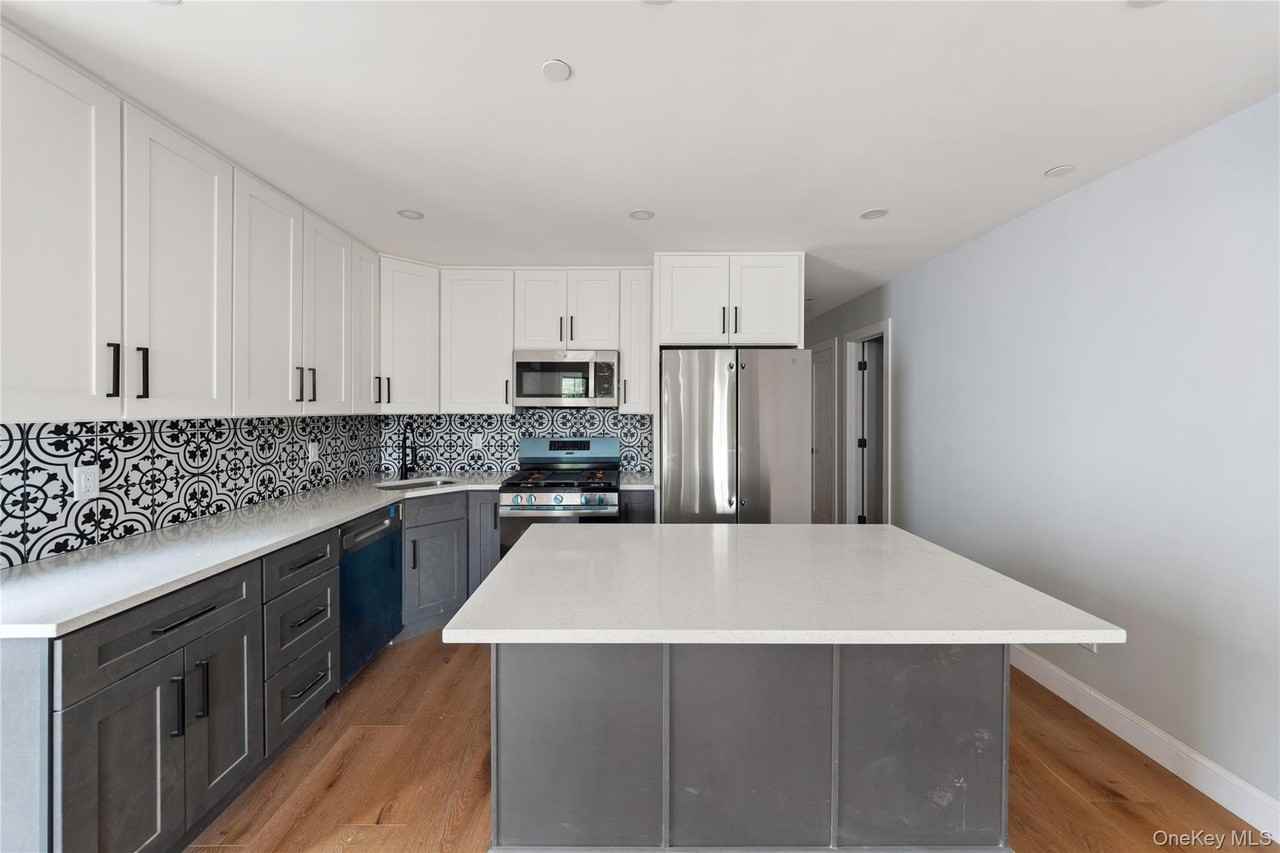 356 S 10th Ave Apt 2nd #2ndFL - Photo 2 of 30