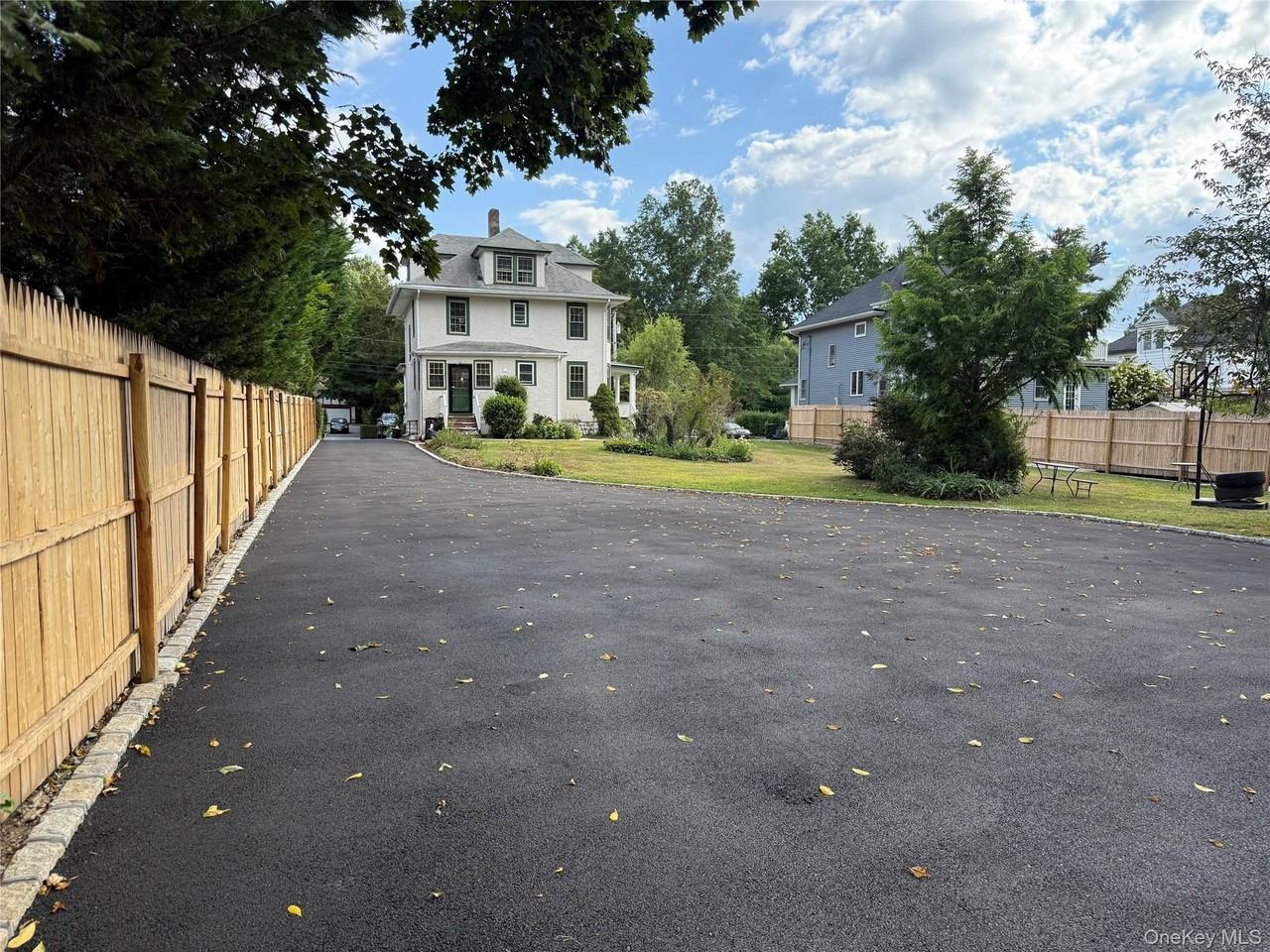 27 Dosoris Way - Photo 6 of 9