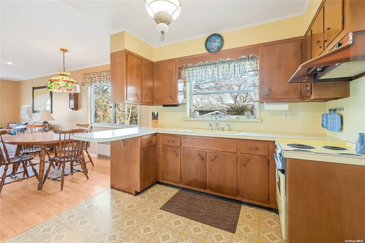 415 Southern Cross Road - Photo 5 of 14