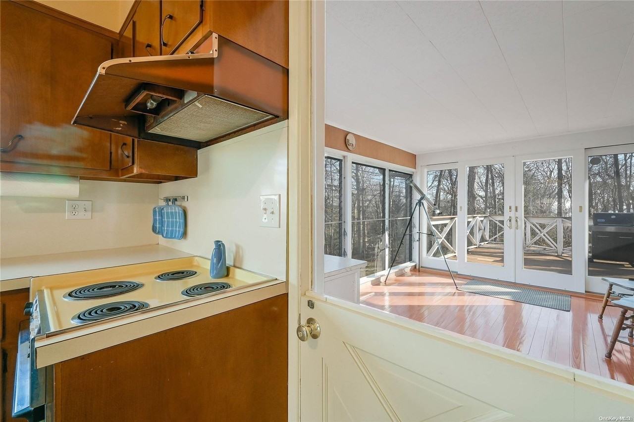 415 Southern Cross Road - Photo 6 of 14