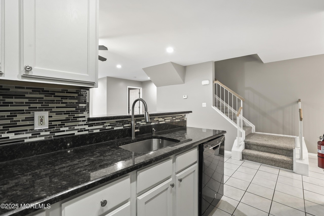 1707 Ridgeview Court #1707 - Photo 7 of 22