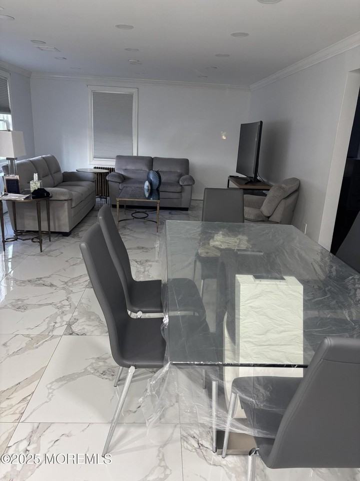 295 Roosevelt Avenue - Photo 3 of 16