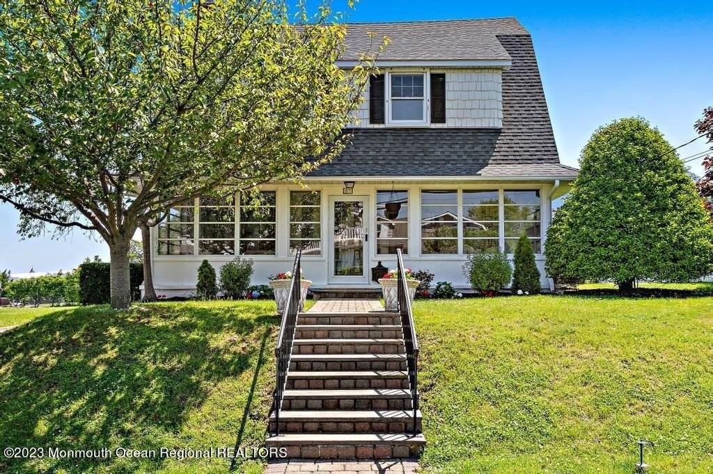 27 Shrewsbury Dr - Photo 2 of 50