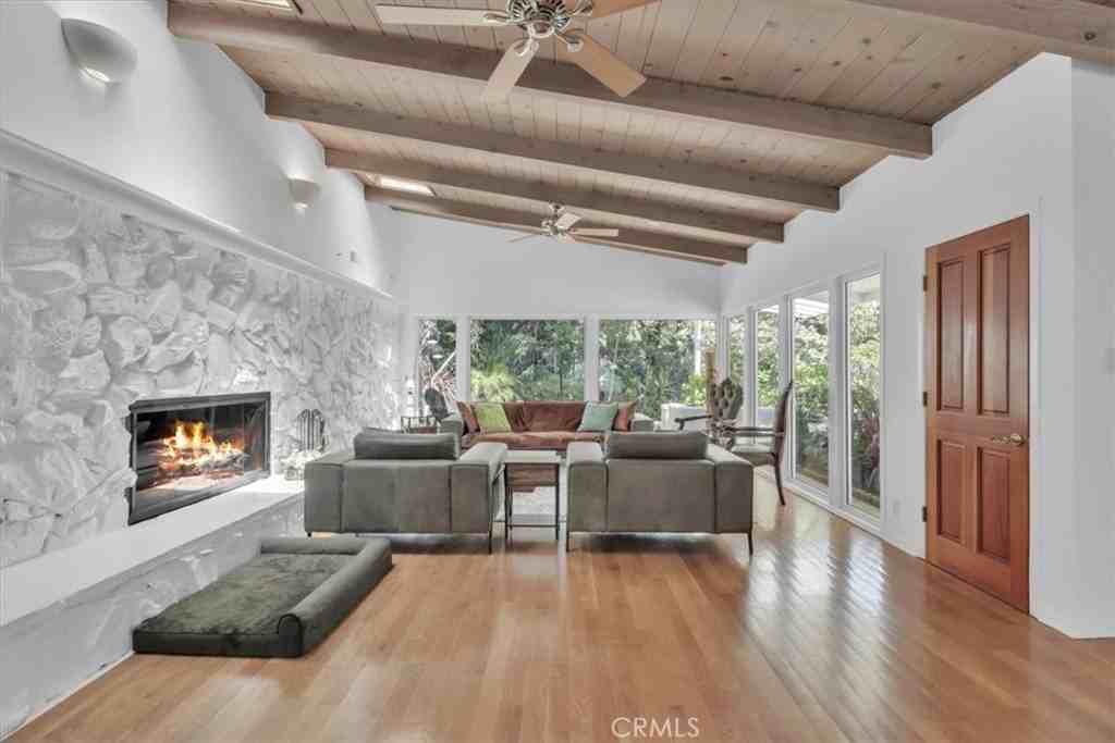 9466 Hidden Valley Pl - Photo 5 of 26