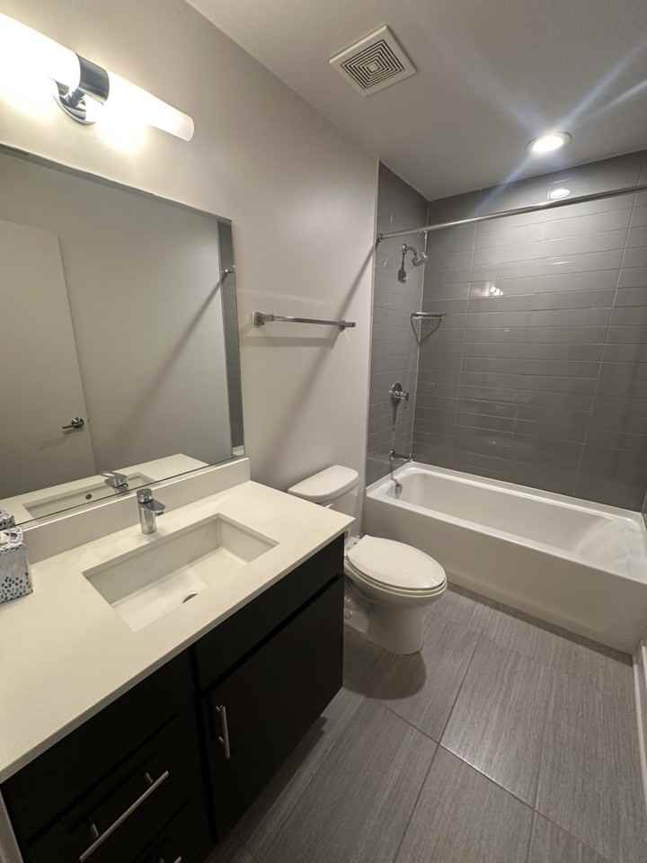 500 North Northwest Highway #203 - Photo 5 of 16