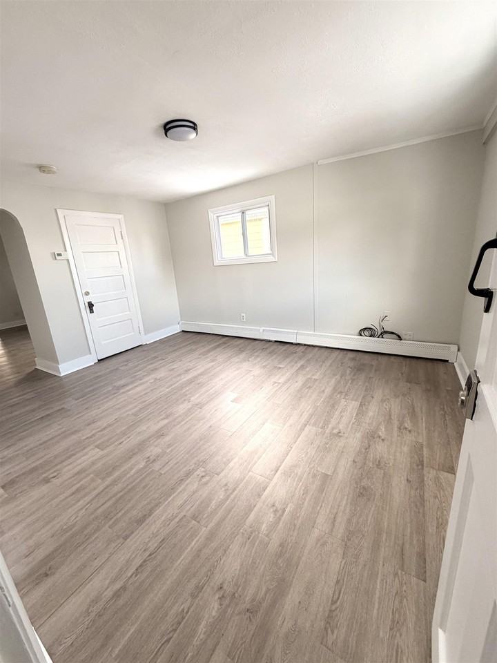 39 Mead St #1 - Photo 4 of 14