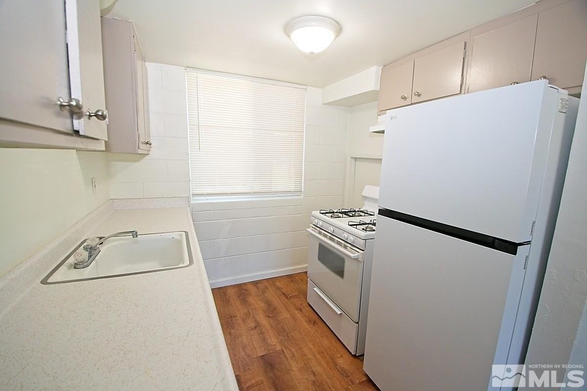 511 Country Village Drive - Photo 4 of 9