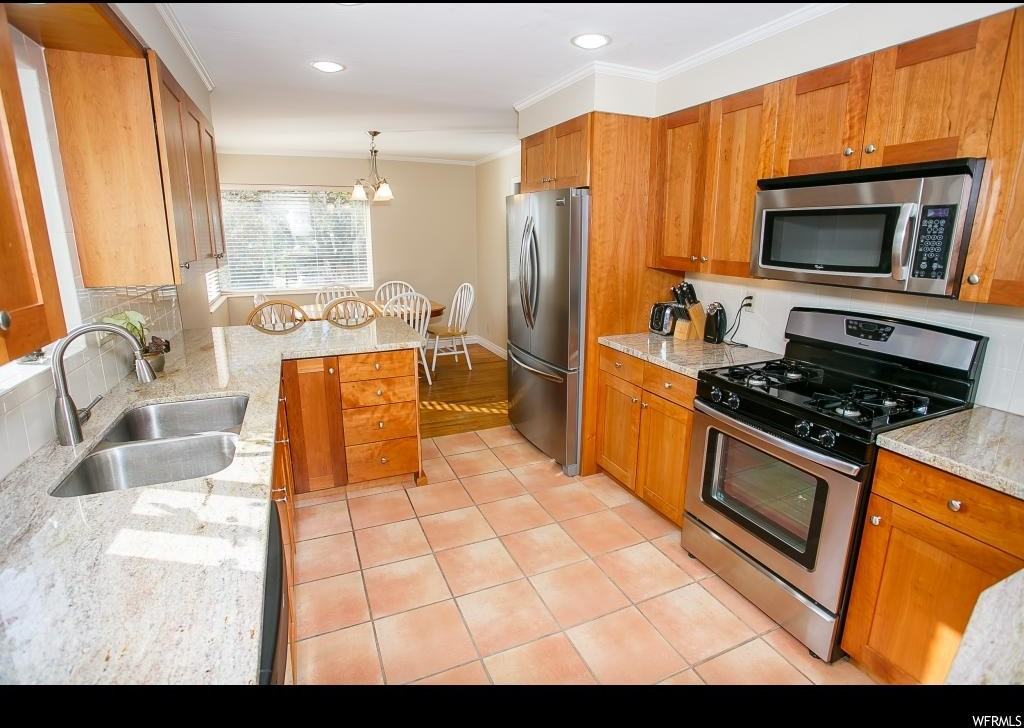 676 North De Soto Street - Photo 2 of 17