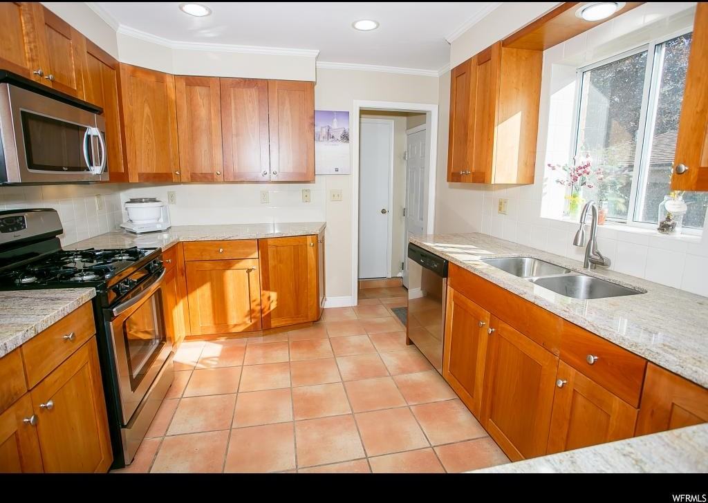 676 North De Soto Street - Photo 3 of 17