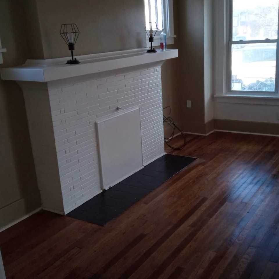 1928 Gladstone St - Photo 4 of 17