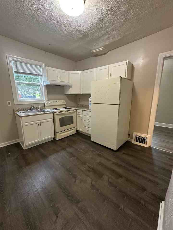 1124 Minnehaha Ave E #1 - Photo 2 of 7