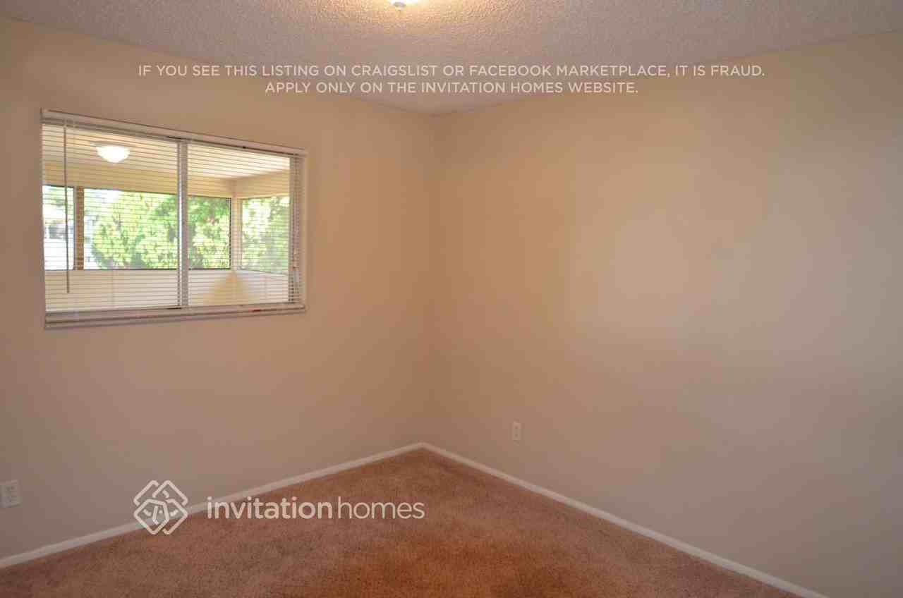 1123 Southeast 34th Street - Photo 7 of 18