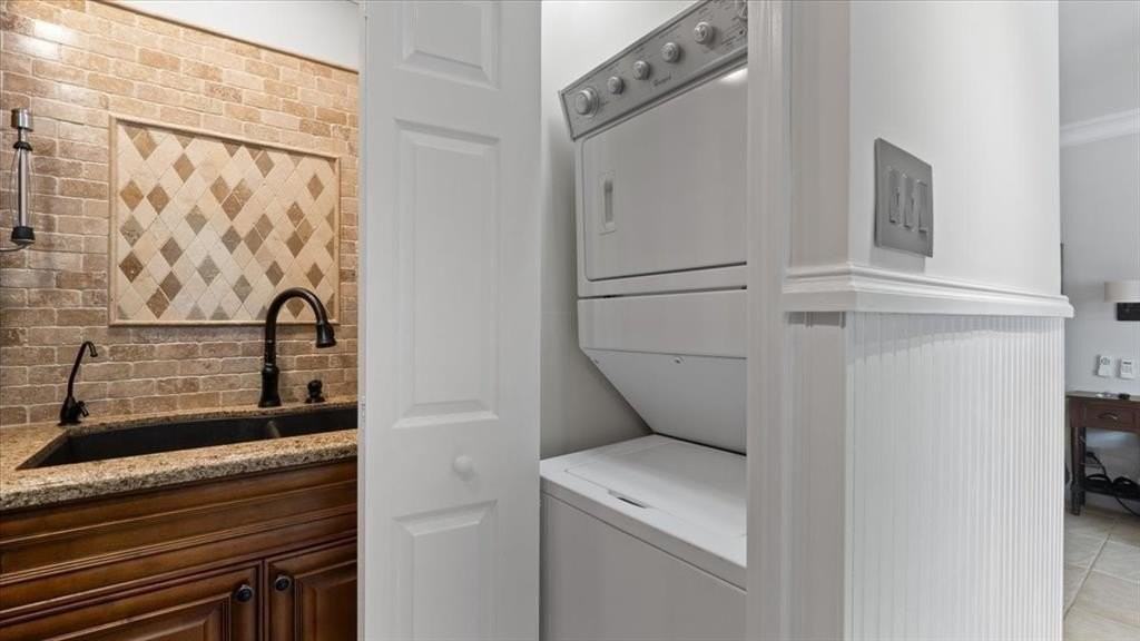 724 Northeast 2nd Street - Photo 6 of 10