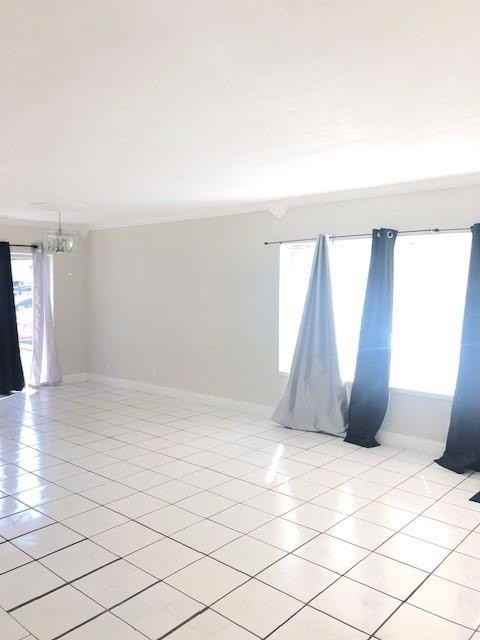 18 Northeast 10th Street - Photo 2 of 9