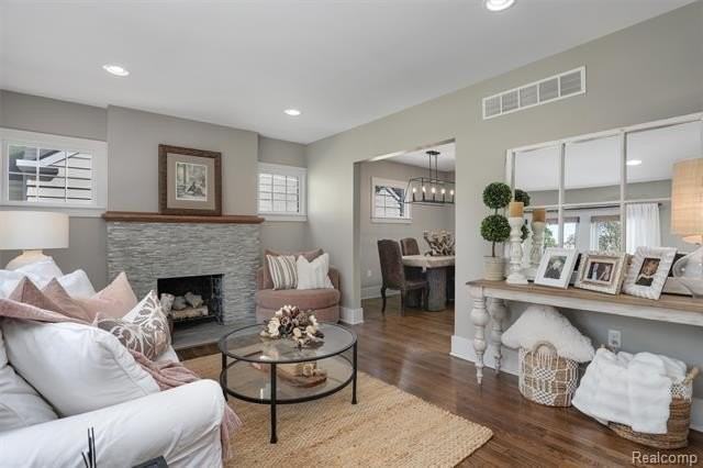 812 North Edison Avenue - Photo 6 of 34