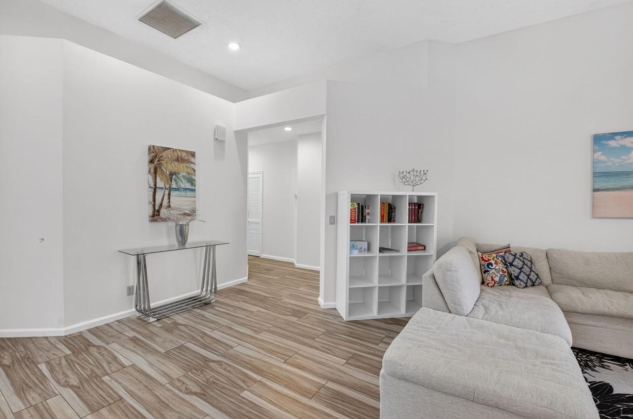 2225 Nw 53rd St - Photo 6 of 46