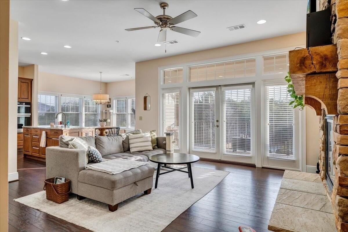 5460 The Peaks Dr - Photo 7 of 50