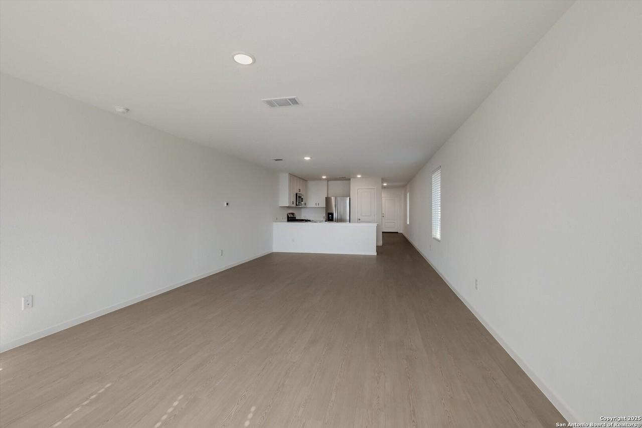 Adam Star - Photo 6 of 20