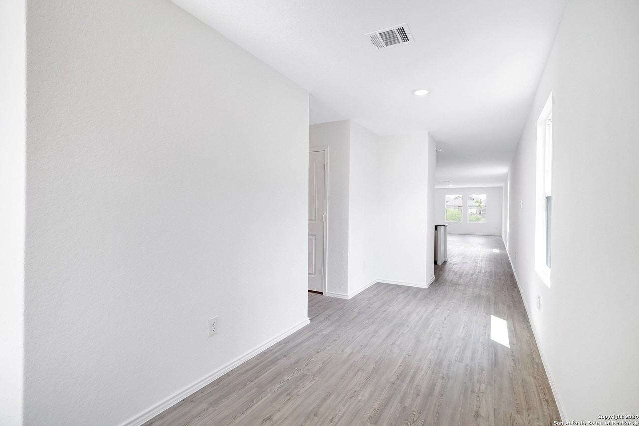 14055 Wool Park - Photo 4 of 37