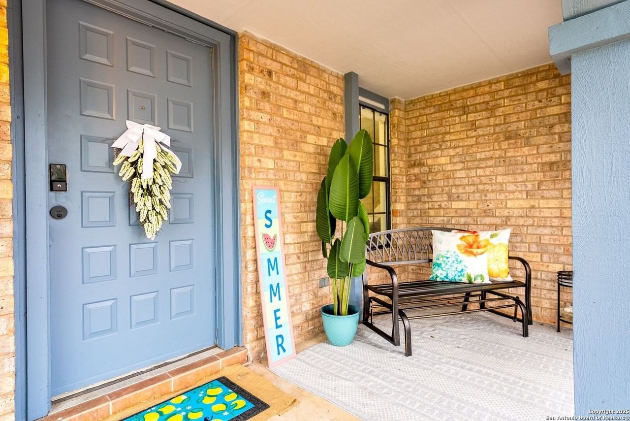 8410 Oak Fence St - Photo 2 of 50