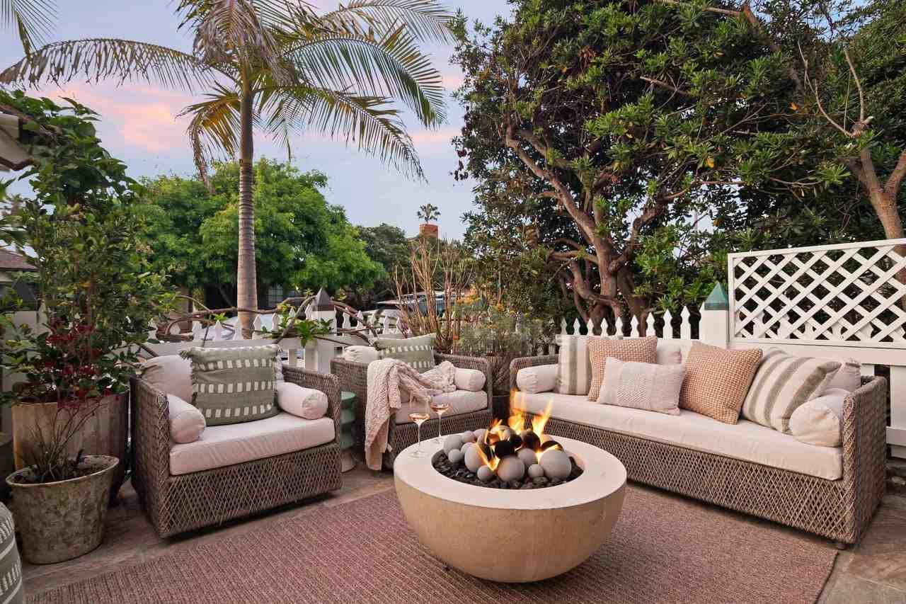 335 Gravilla St - Photo 3 of 36