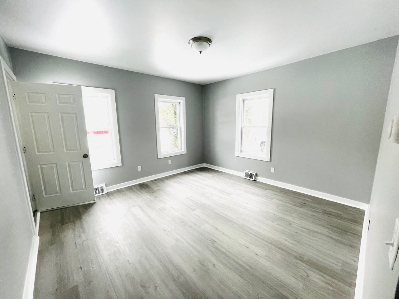 155 Oak St #1 - Photo 4 of 13