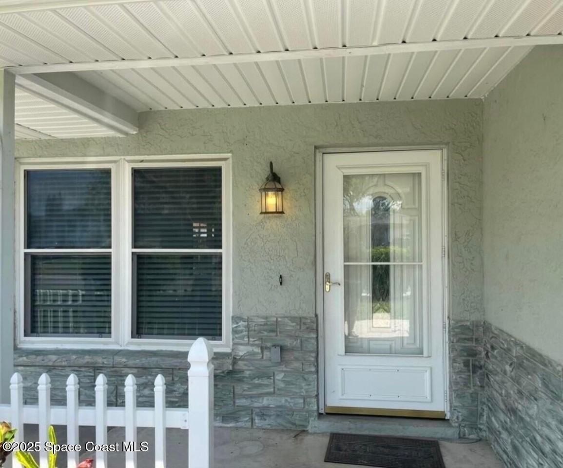 753 Tupelo Dr - Photo 2 of 11