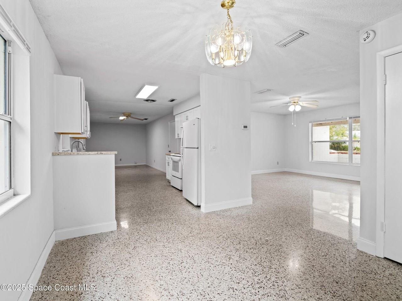 905 Lisa Dr - Photo 6 of 22