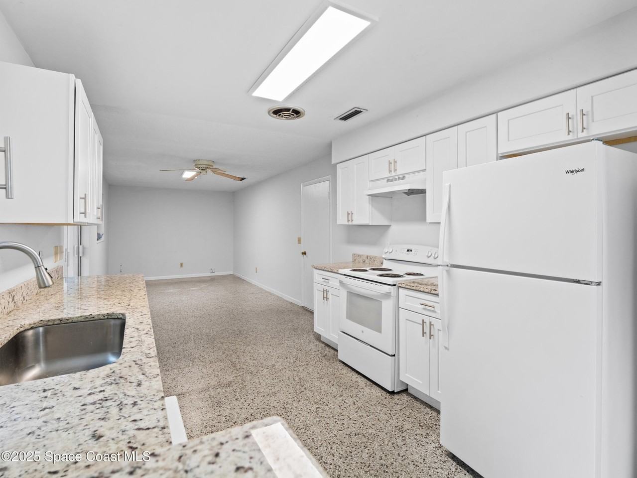 905 Lisa Dr - Photo 7 of 22