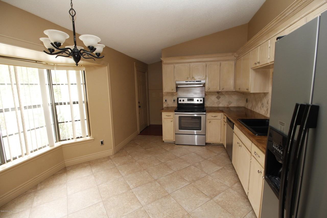 1361 Lamplighter Dr Nw - Photo 5 of 17