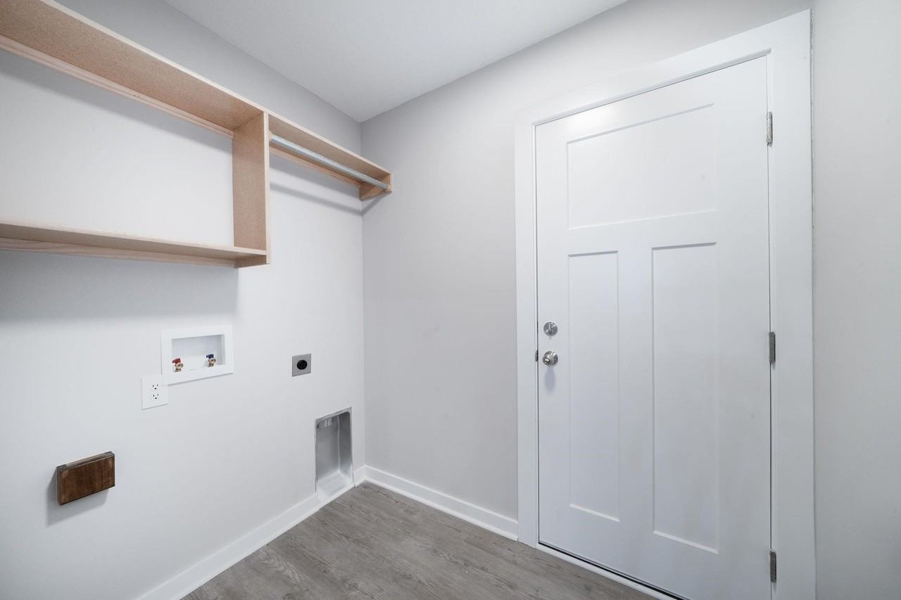 16912 W Lawson St - Photo 7 of 24