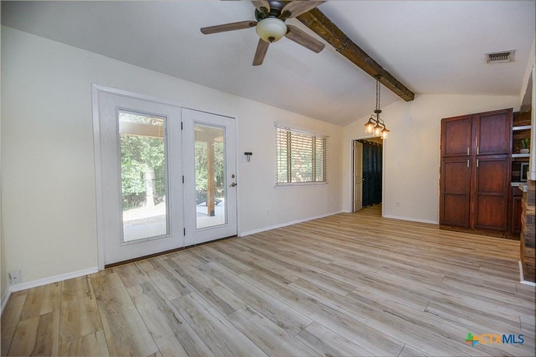 625 Creek Dr - Photo 3 of 32