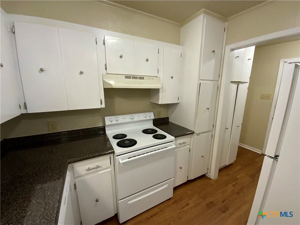 510 Cheyenne Drive #B - Photo 4 of 17