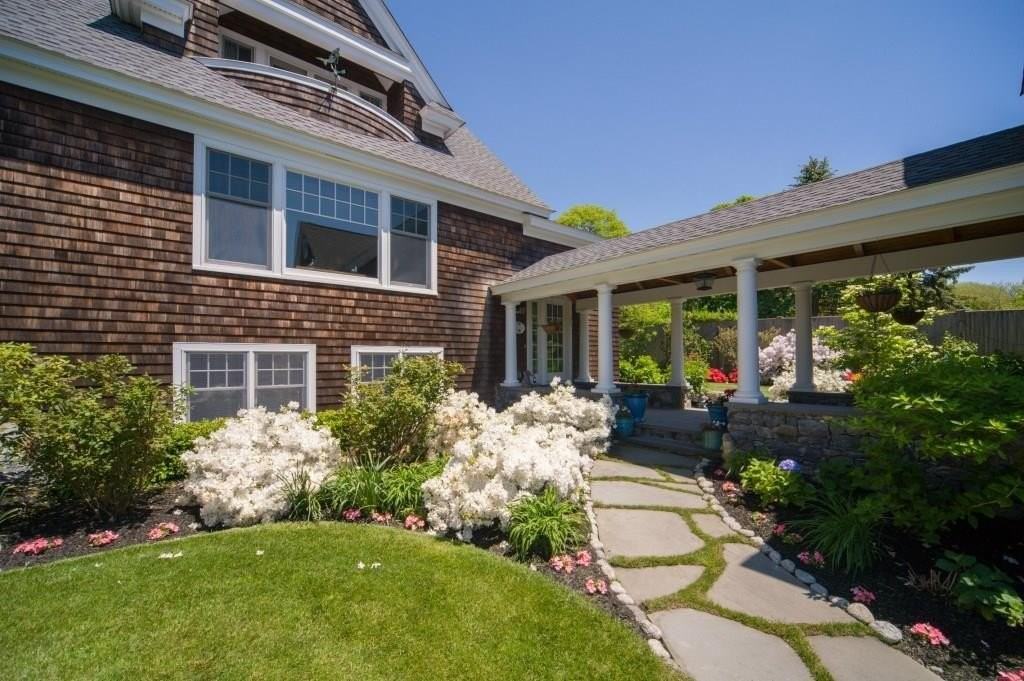 190 Coggeshall Avenue - Photo 3 of 50