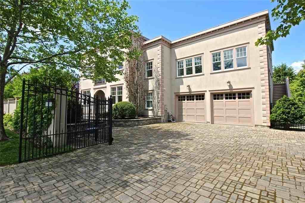 203 Coggeshall Avenue - Photo 2 of 50