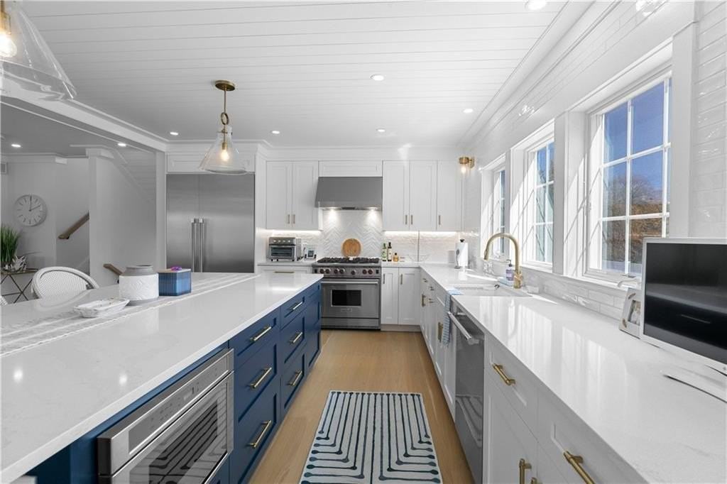 250 Allston Ave - Photo 6 of 41